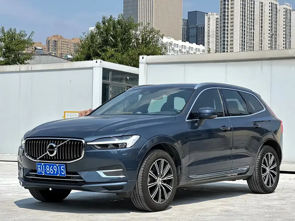 Volvo XC60 — фото 1