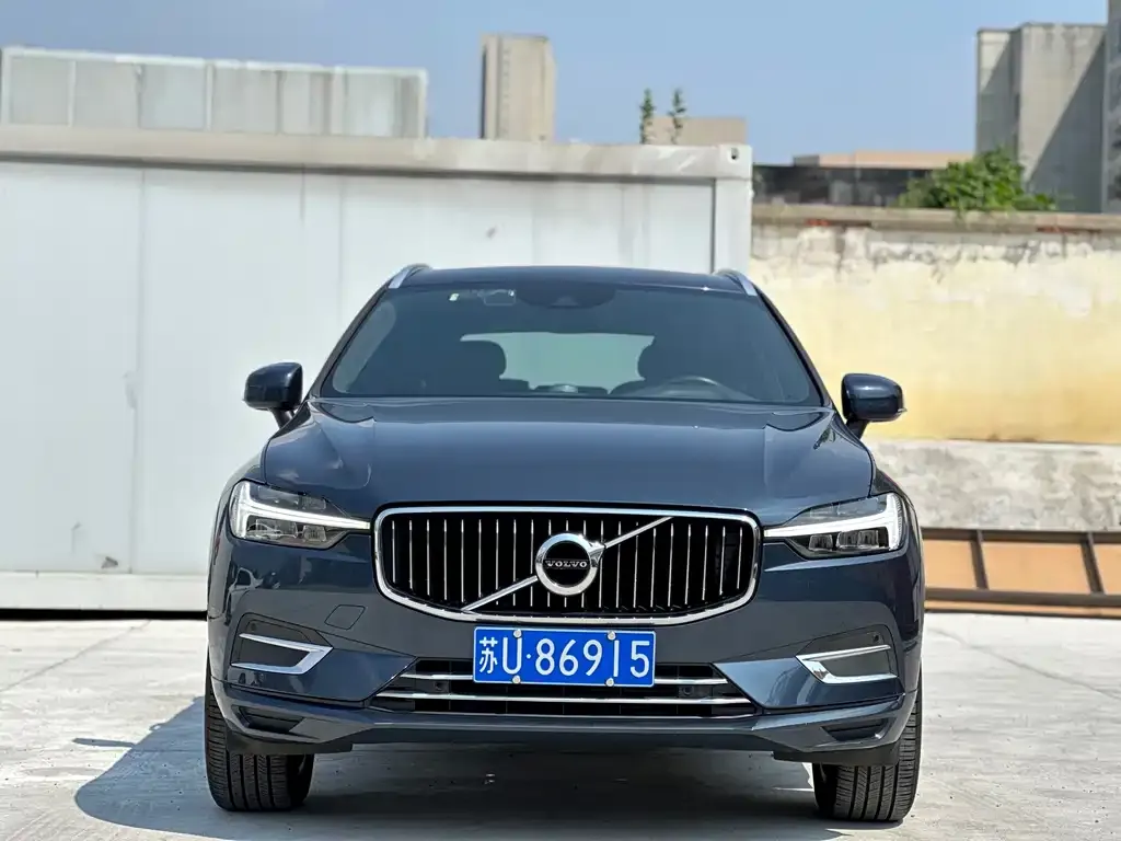 Volvo XC60 — фото 10