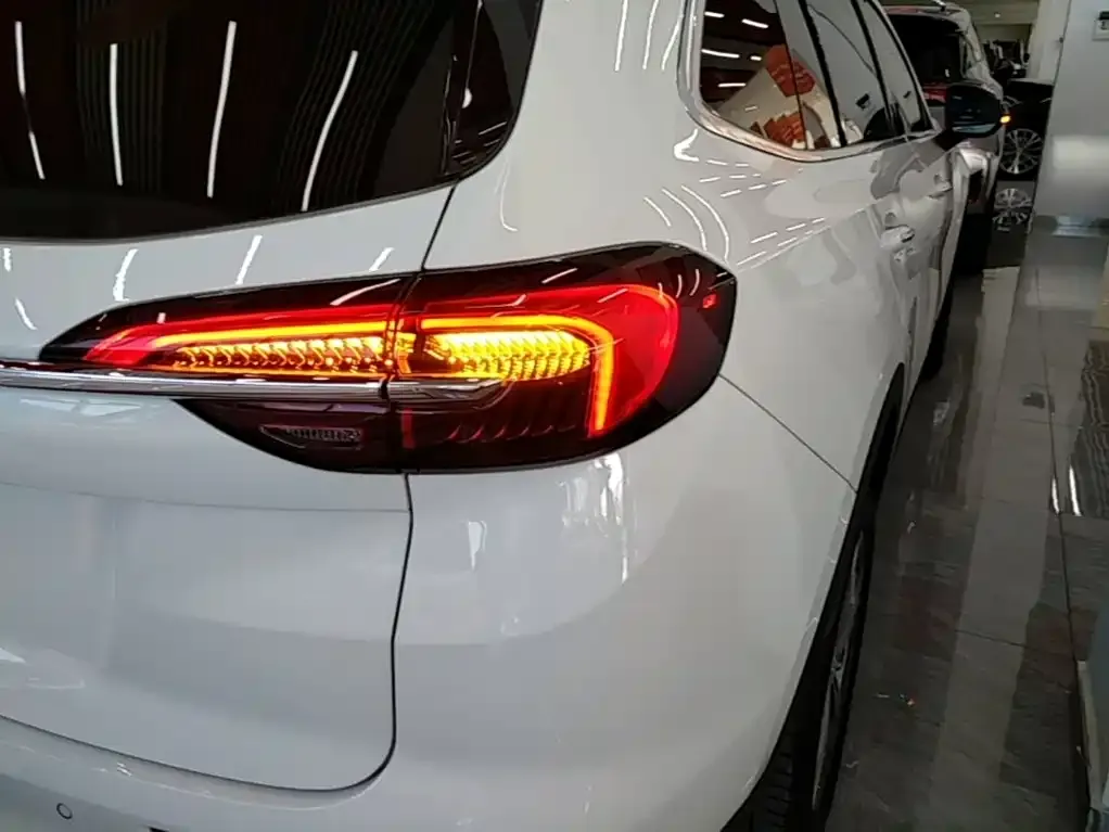 Buick Envision Plus — фото 3