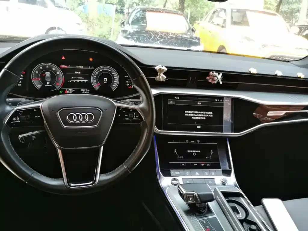 Audi A6L — фото 5