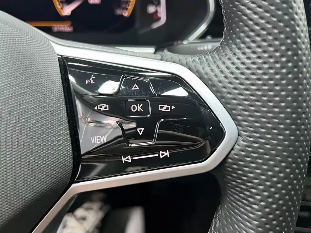 Volkswagen Passat — фото 8