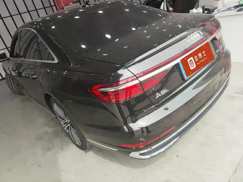 Audi A8 — фото 6