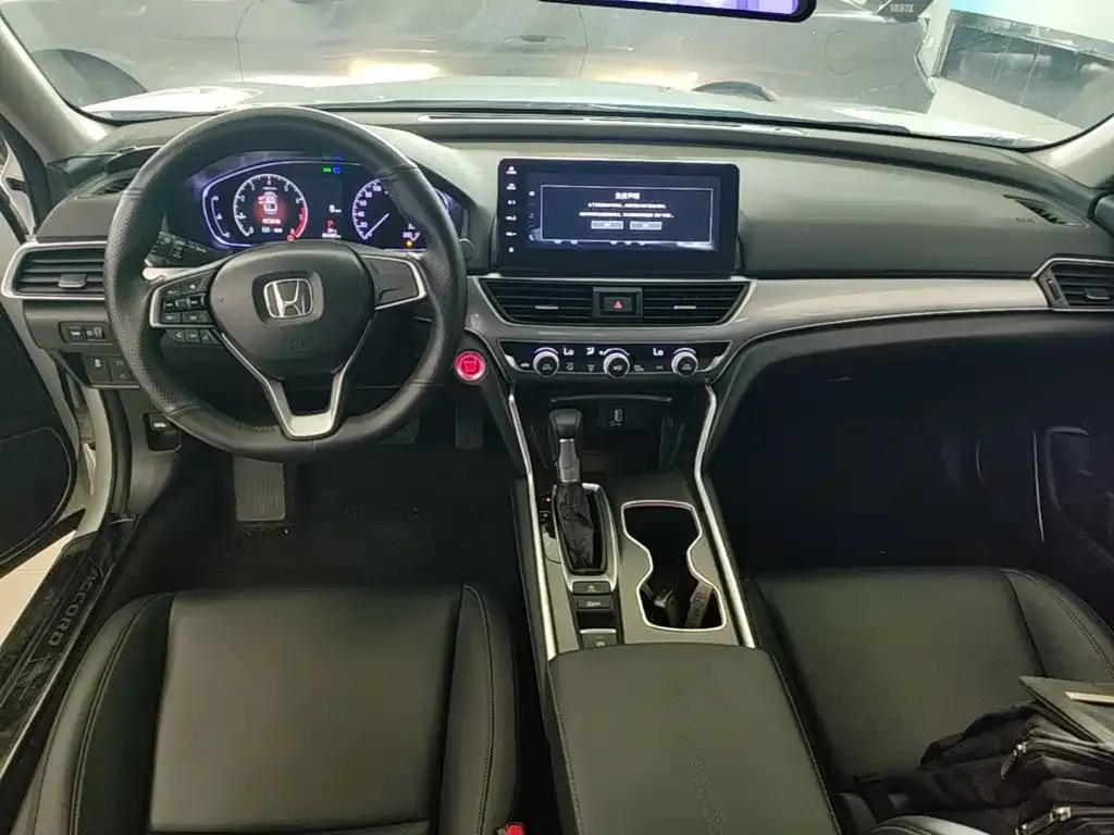 Honda Accord — фото 8