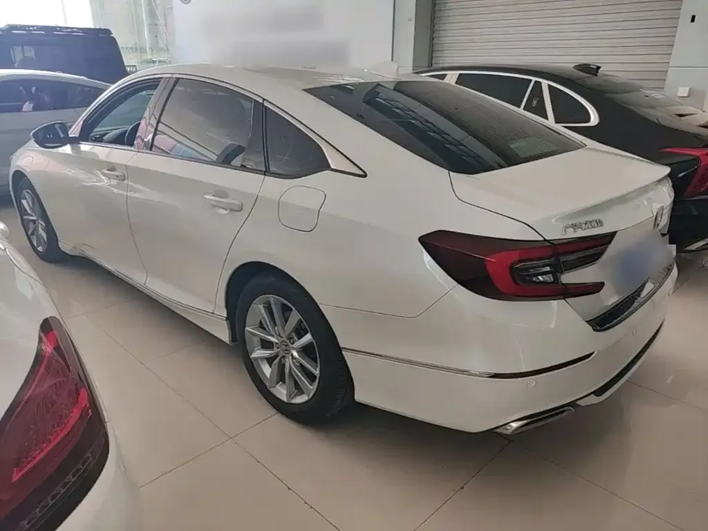Honda Accord — фото 9