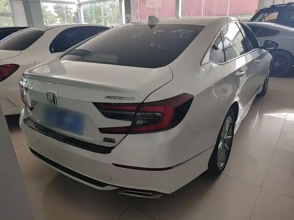 Honda Accord — фото 7