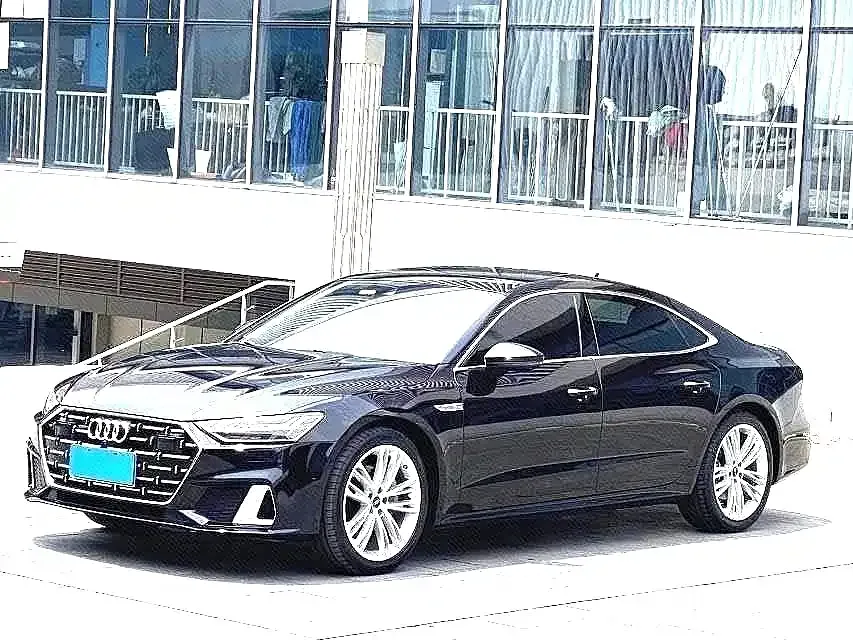 Audi A7L — фото 1