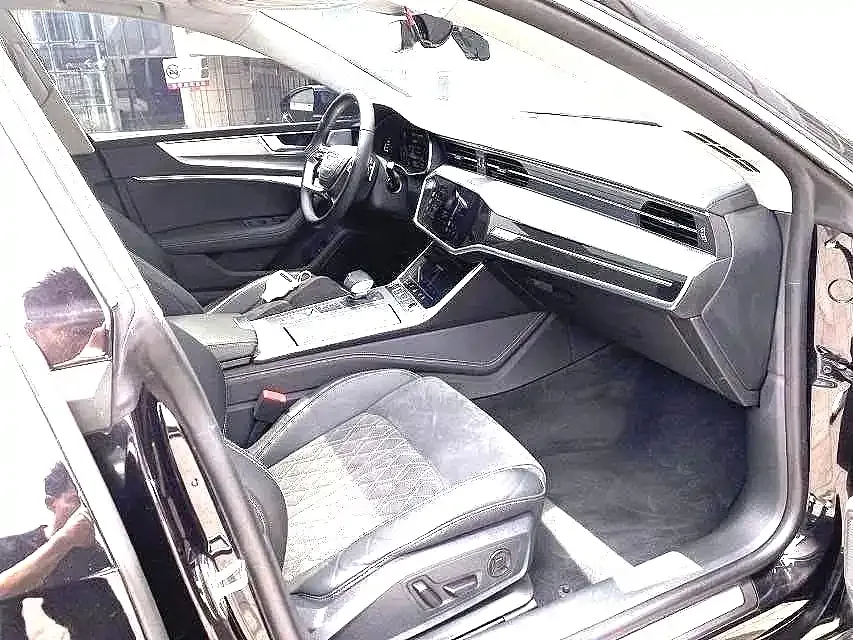 Audi A7L — фото 7