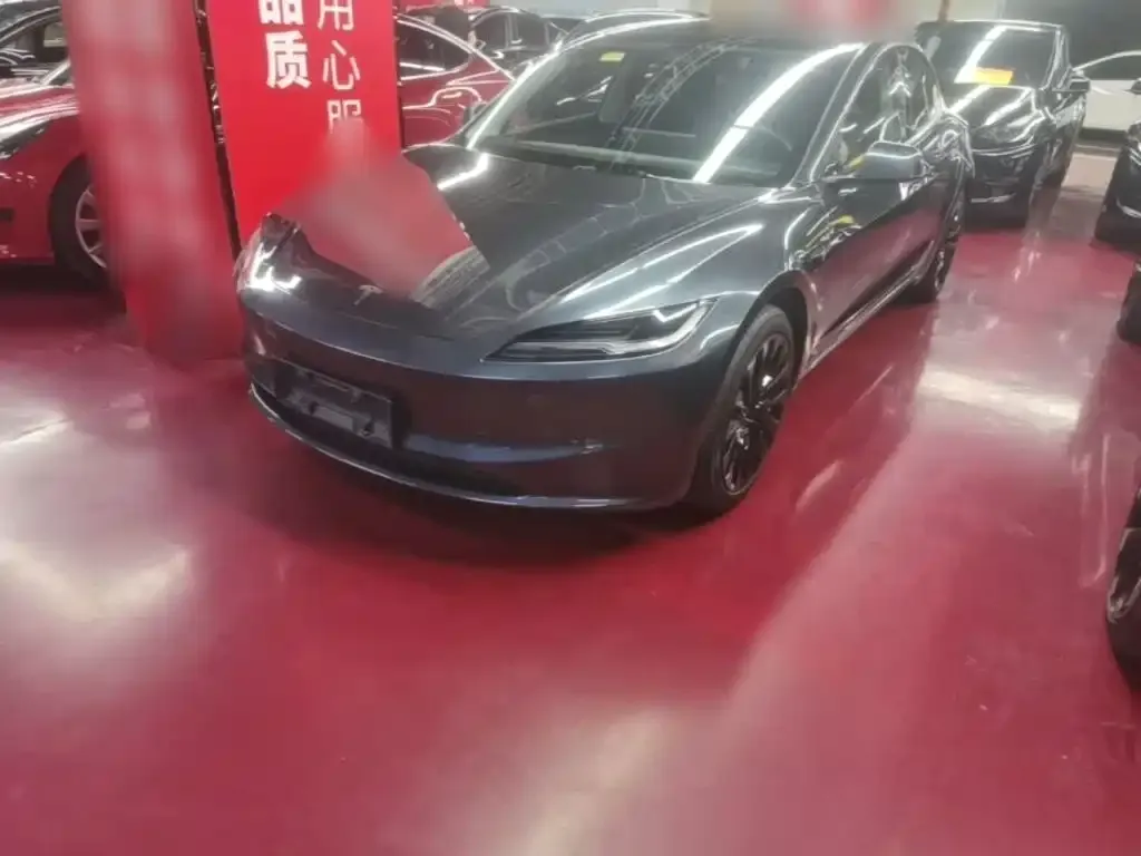 Tesla Model 3 — фото 10