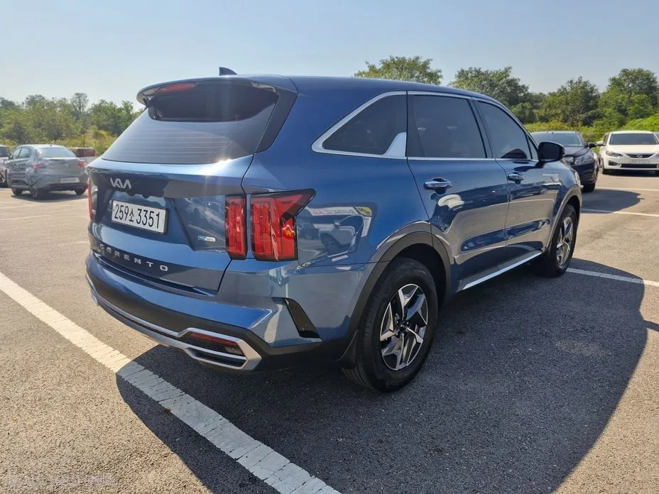 Kia Sorento — фото 5