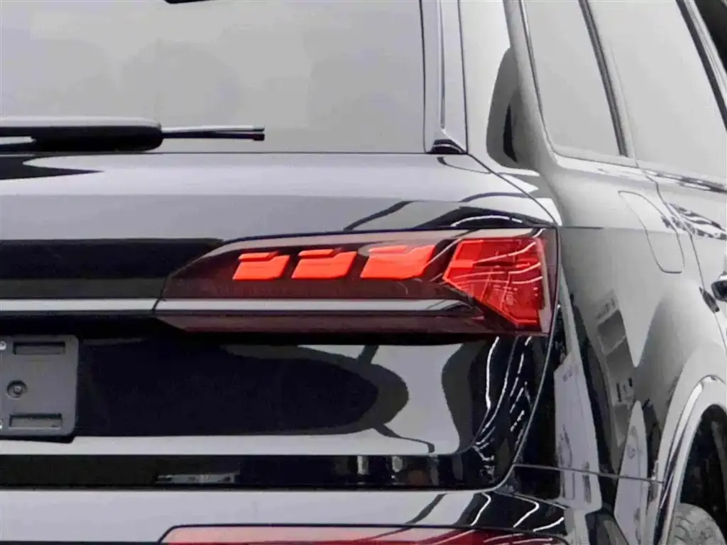 Audi SQ7 — фото 5