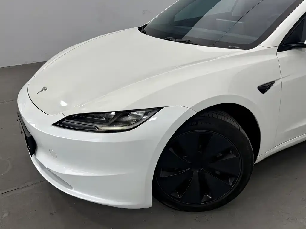 Tesla Model 3 — фото 2