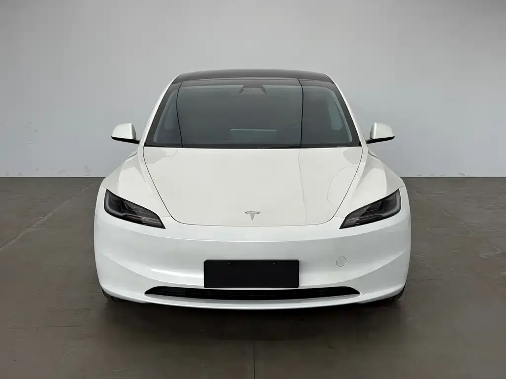 Tesla Model 3 — фото 7