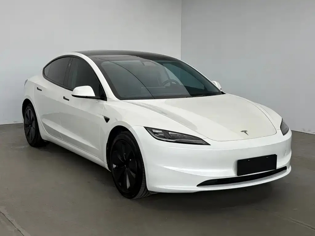 Tesla Model 3 — фото 9
