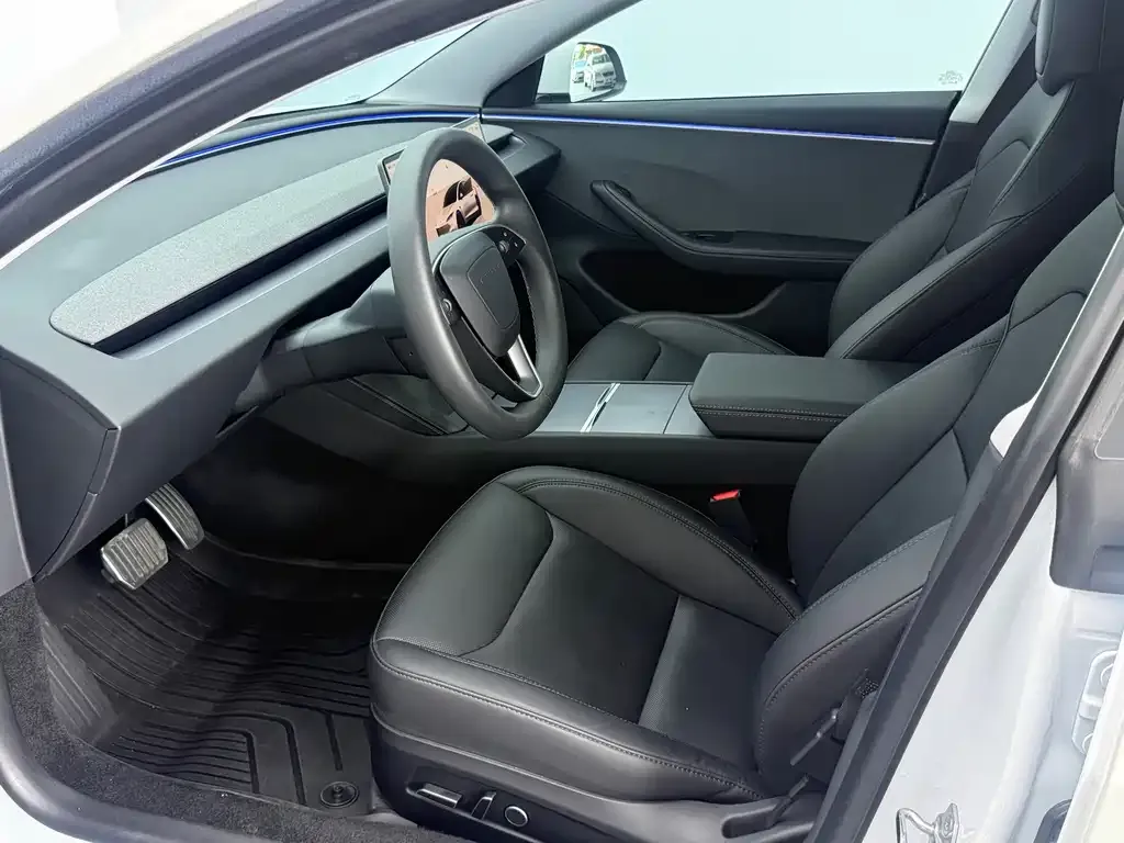 Tesla Model 3 — фото 10