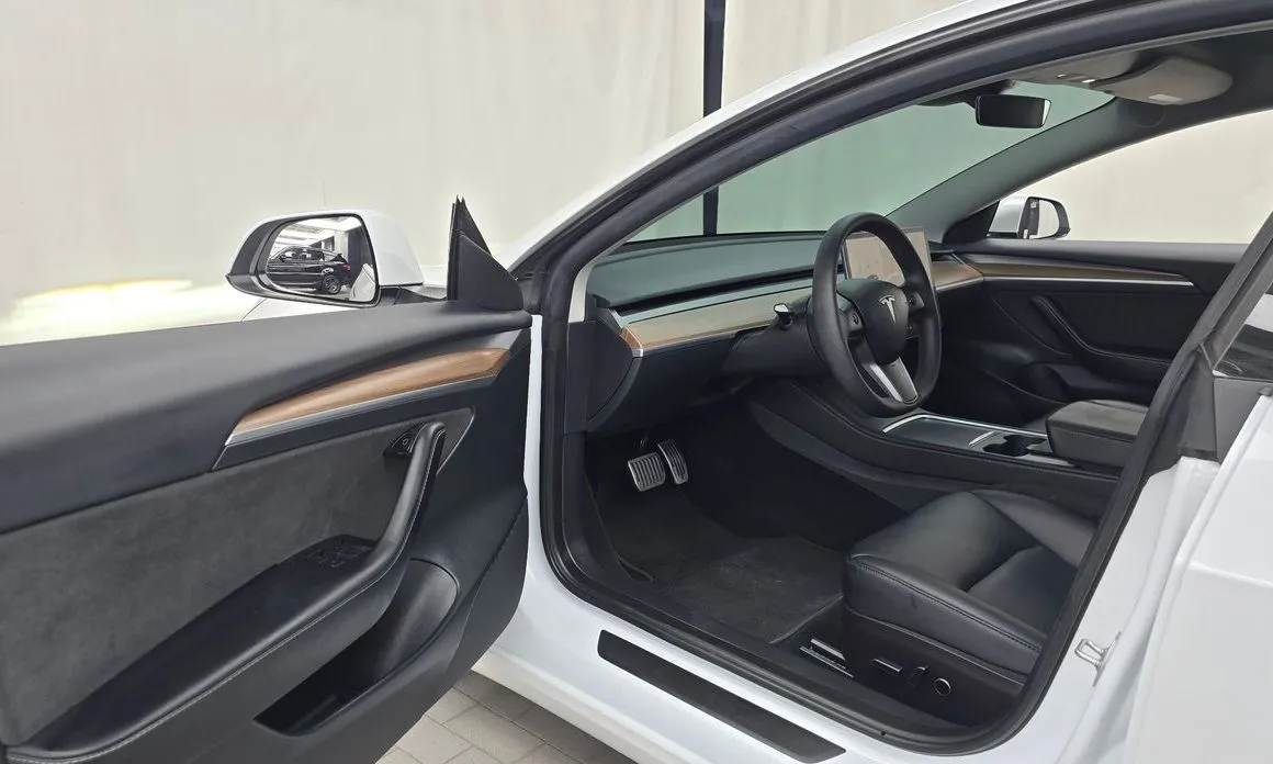 Tesla Model 3 — фото 5