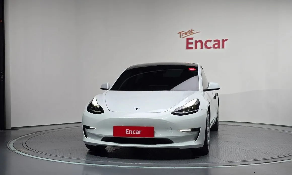 Tesla Model 3 — фото 4