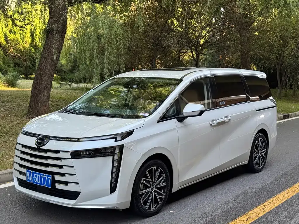 GAC Motor Trumpchi E8 — фото 1