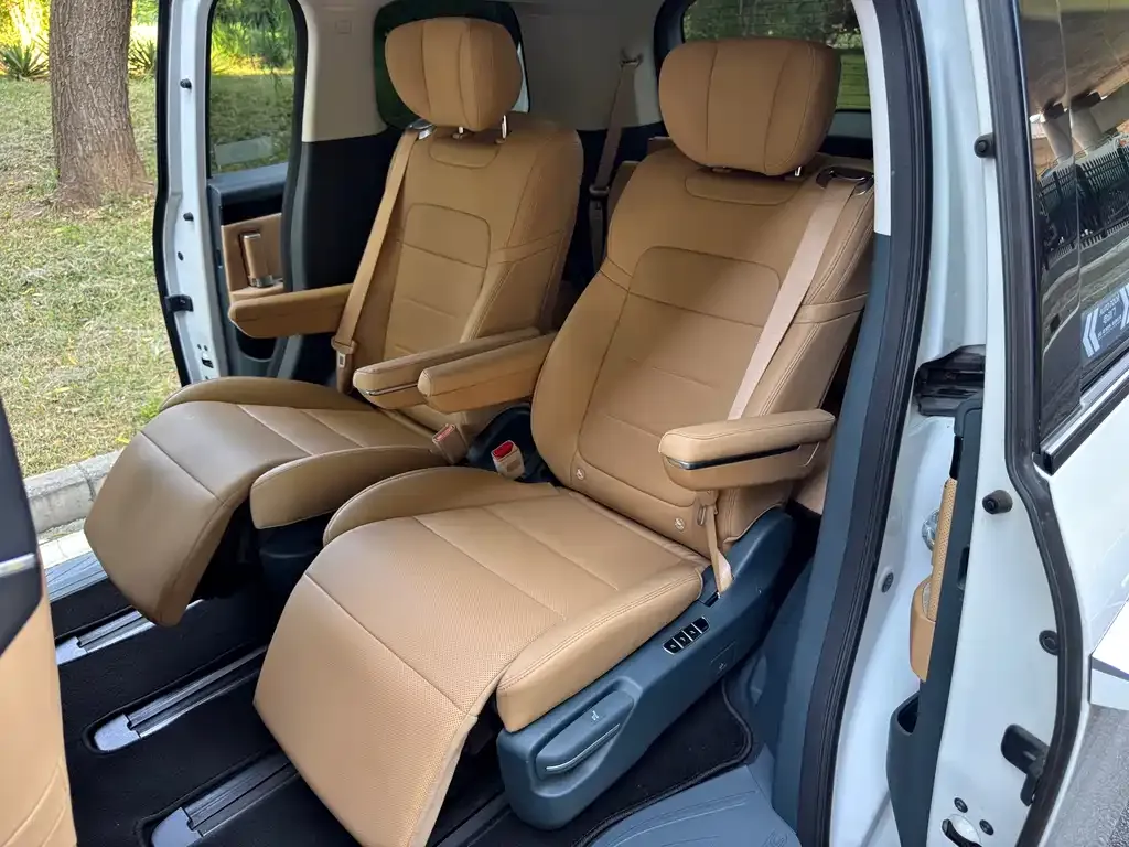 GAC Motor Trumpchi E8 — фото 2
