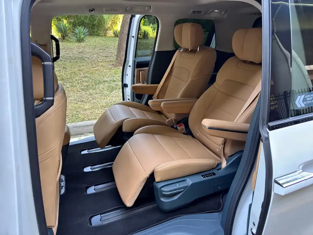 GAC Motor Trumpchi E8 — фото 3