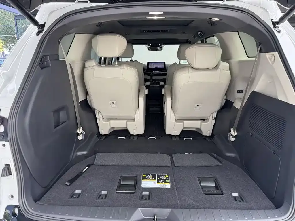 Toyota Granvia — фото 9
