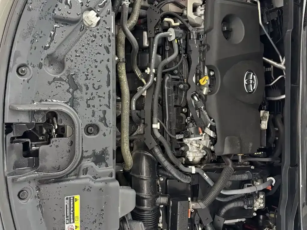 Toyota Granvia — фото 10