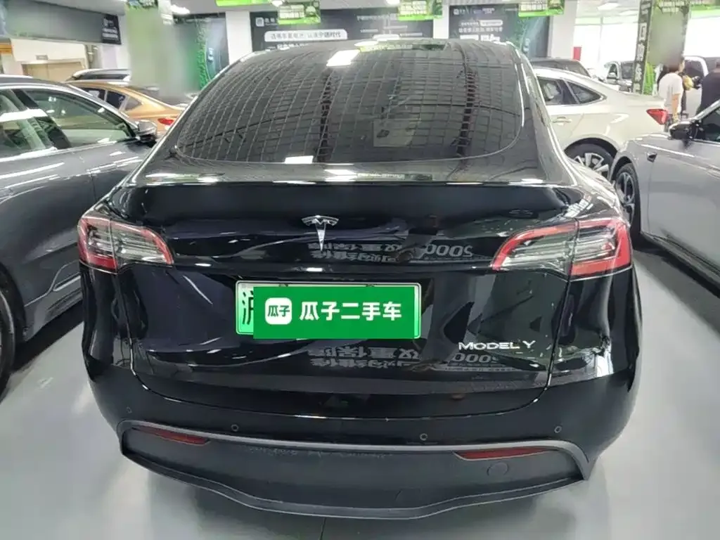 Tesla Model Y — фото 7