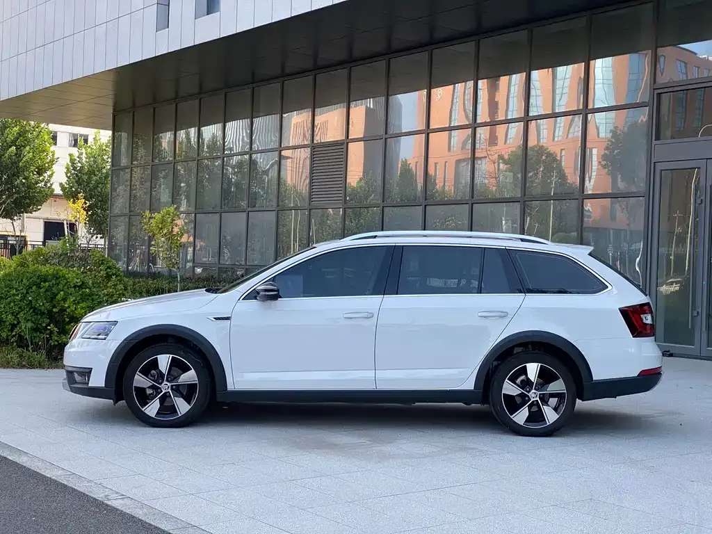 Skoda Octavia — фото 6