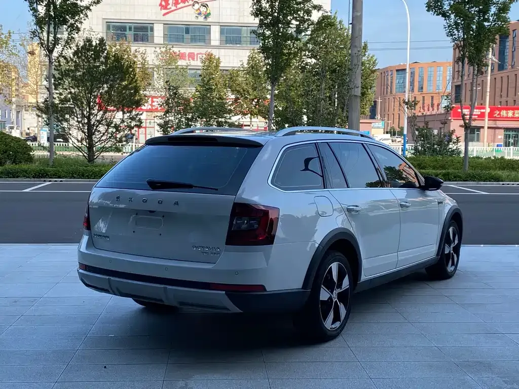 Skoda Octavia — фото 8