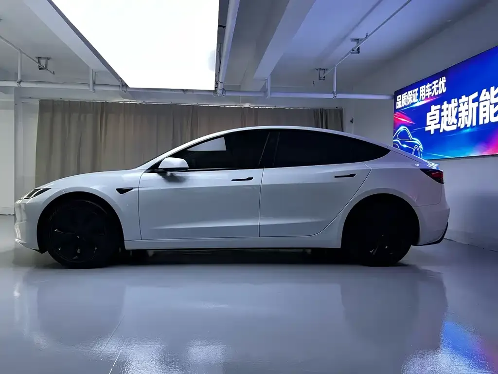 Tesla Model 3 — фото 3
