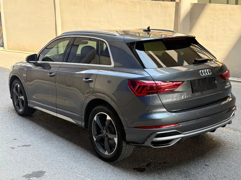 Audi Q3 — фото 10
