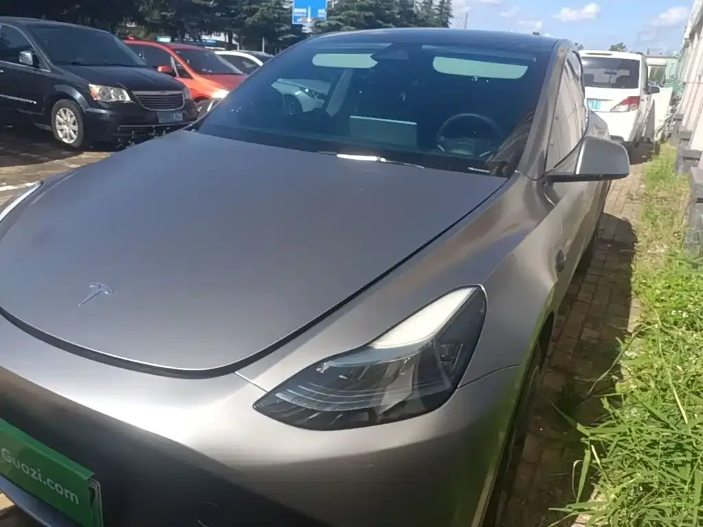 Tesla Model Y — фото 10