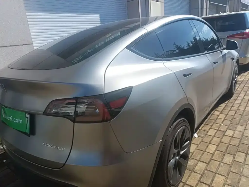 Tesla Model Y — фото 8