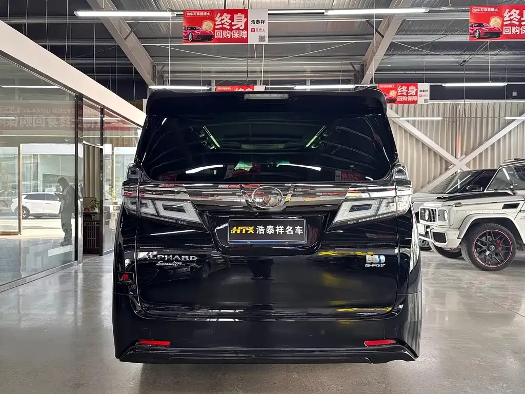 Toyota Vellfire — фото 7