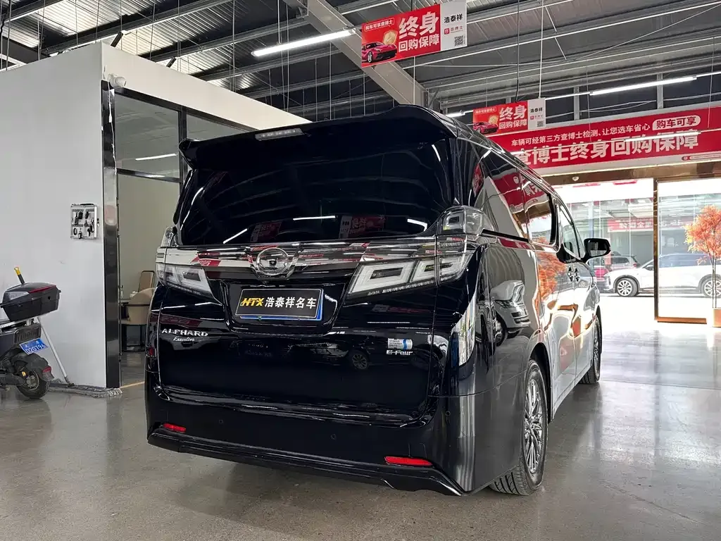 Toyota Vellfire — фото 5
