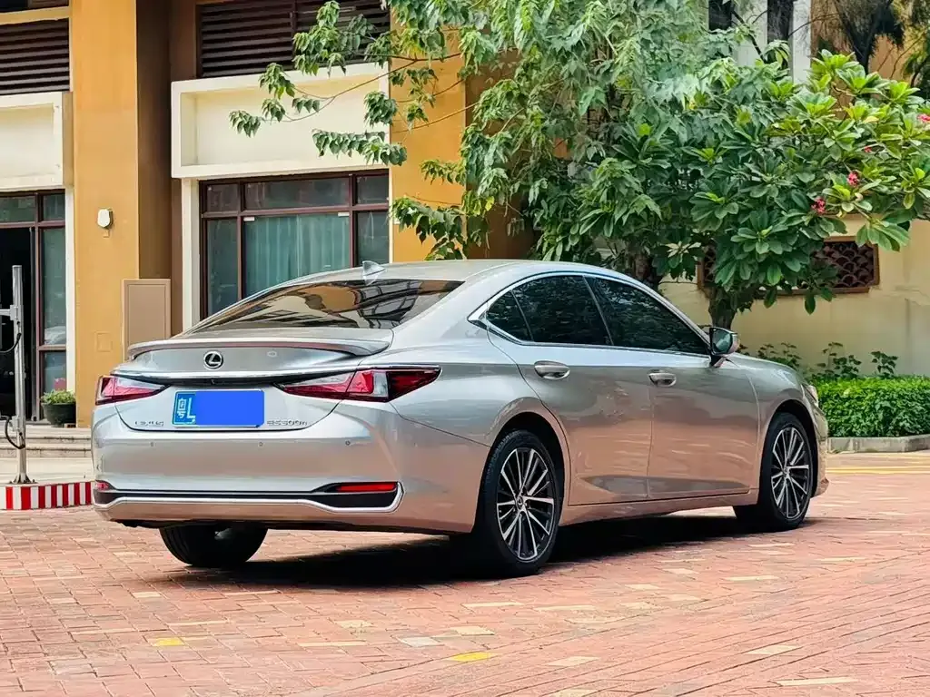 Lexus ES — фото 2
