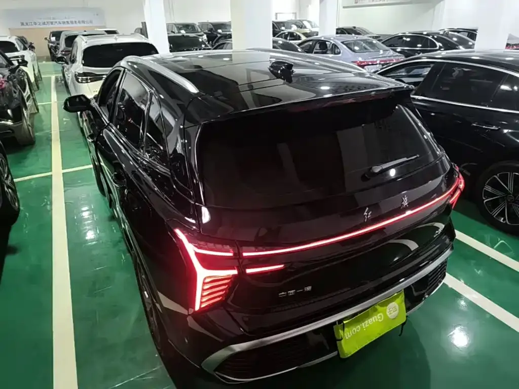 Hongqi HS3 PHEV — фото 7