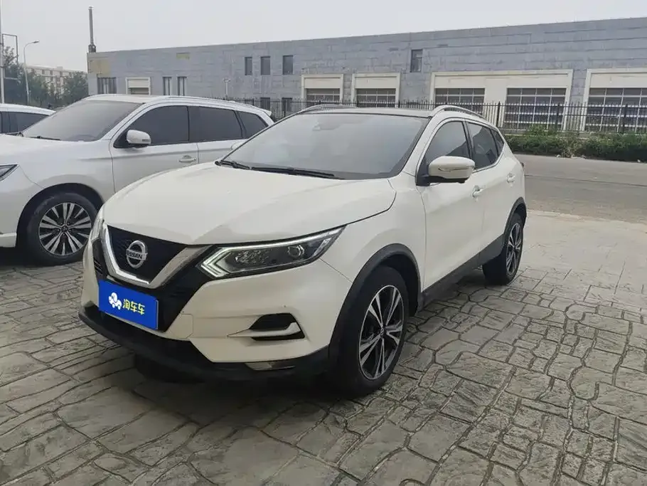 Nissan Qashqai — фото 1