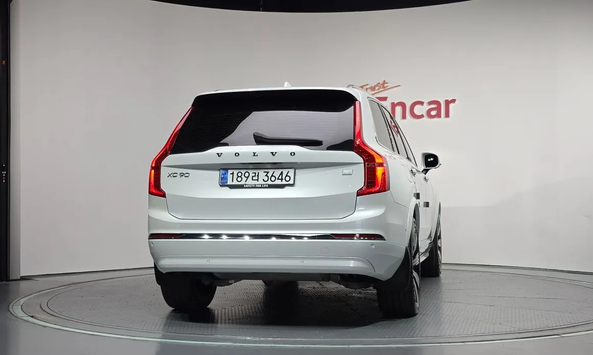 Volvo XC90 — фото 10