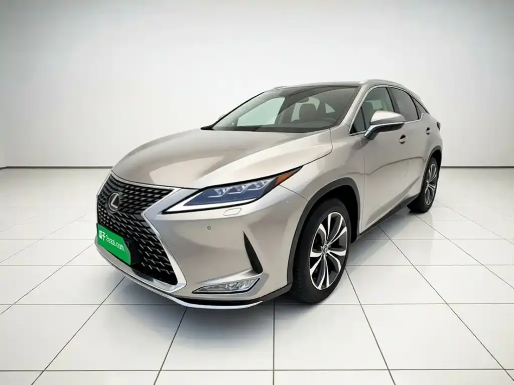 Lexus RX — фото 1