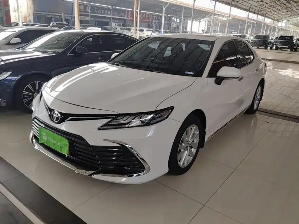 Toyota Camry — фото 6