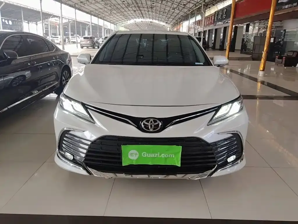 Toyota Camry — фото 10
