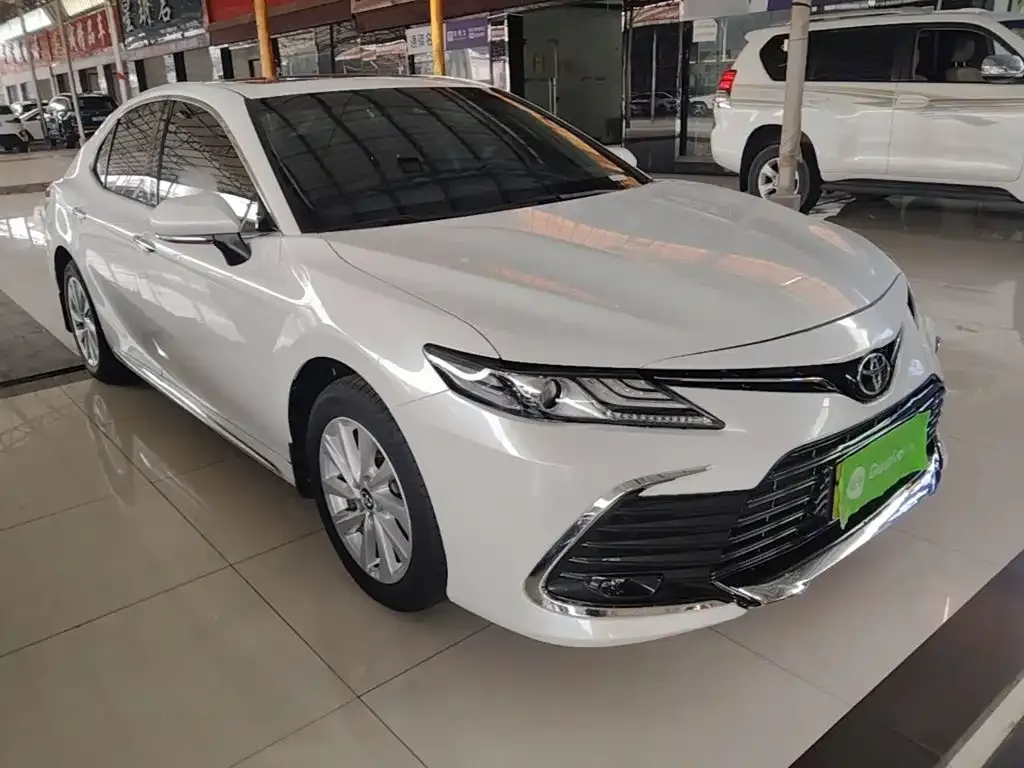 Toyota Camry — фото 7