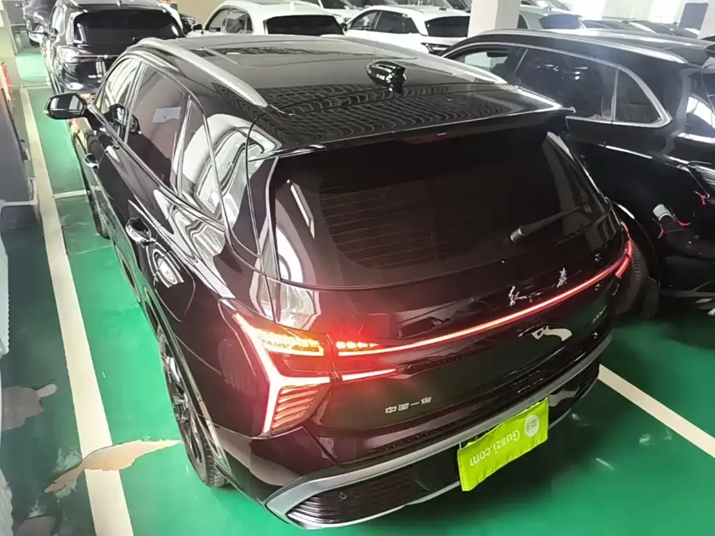 Hongqi HS3 PHEV — фото 7