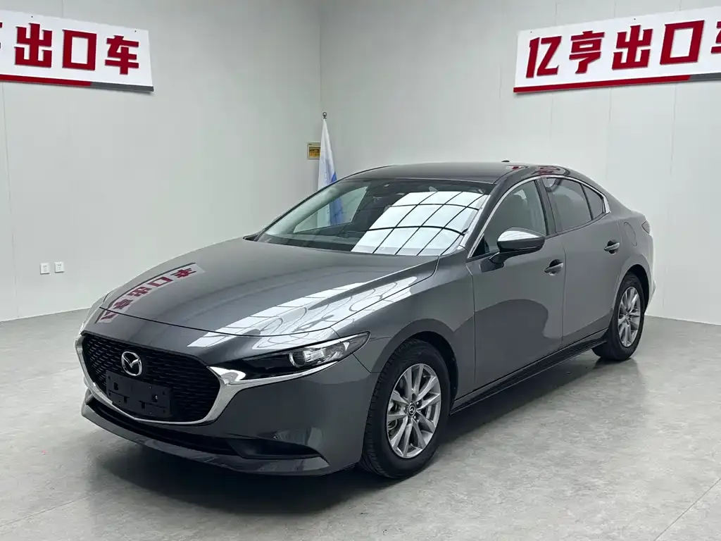 Mazda 3 Axela — фото 1