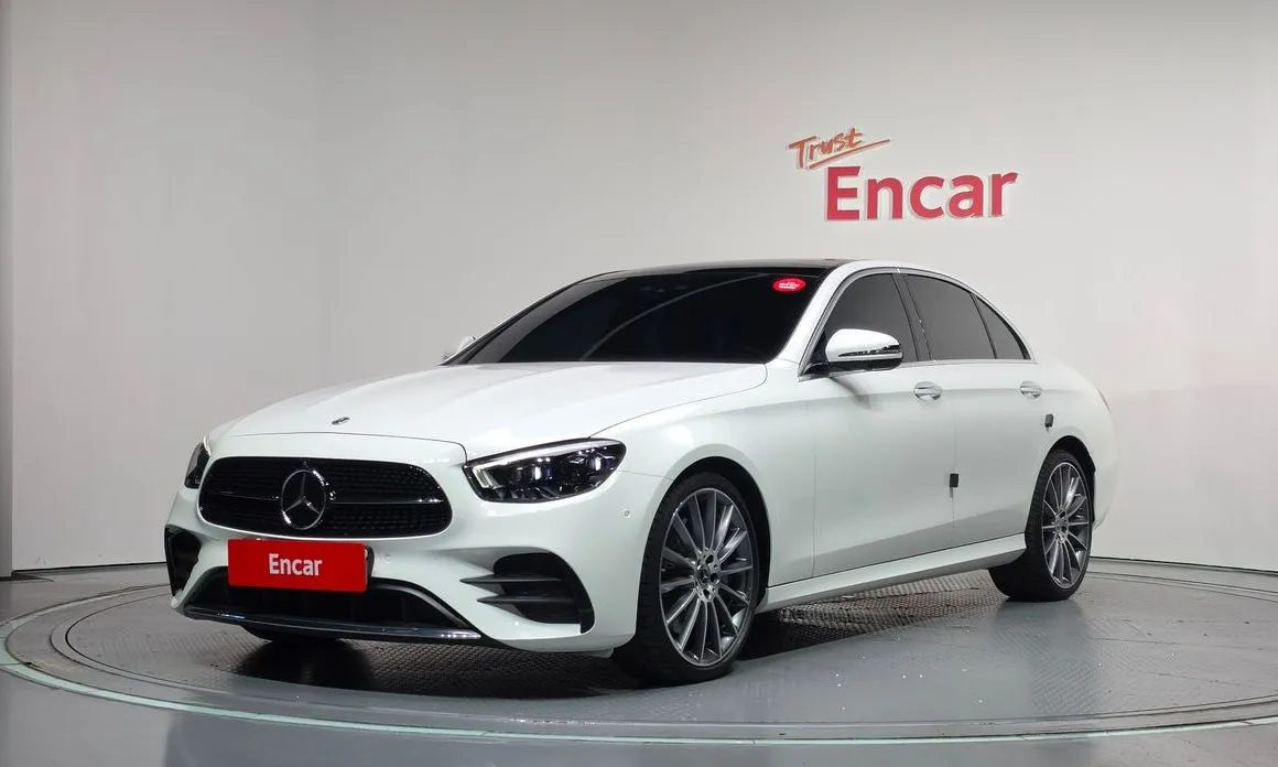 Mercedes-Benz E-Class — фото 1