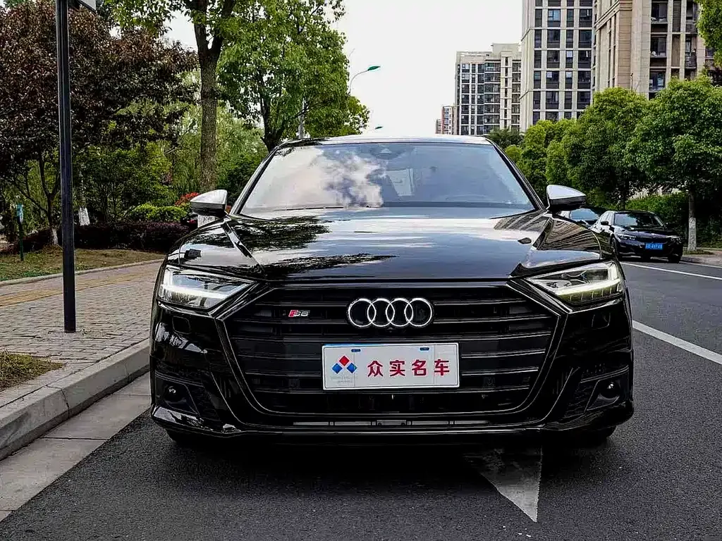 Audi S8 — фото 10