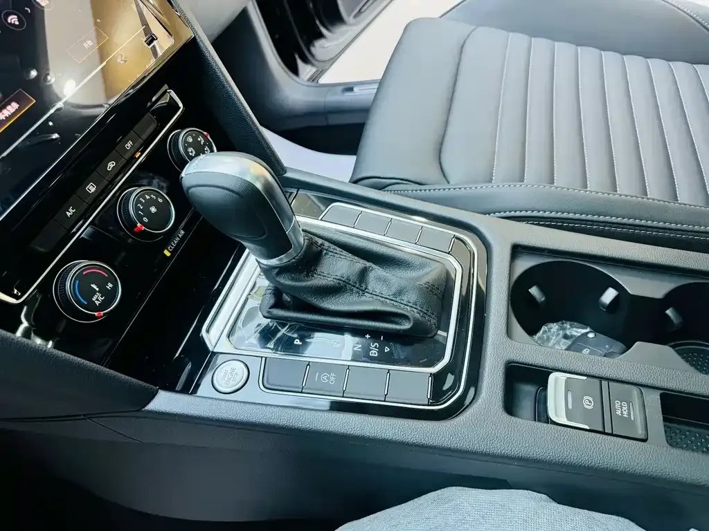 Volkswagen Magotan — фото 8