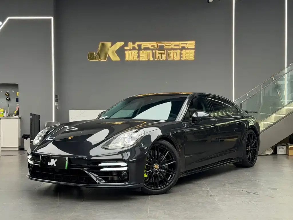 Porsche Panamera Hybrid — фото 1