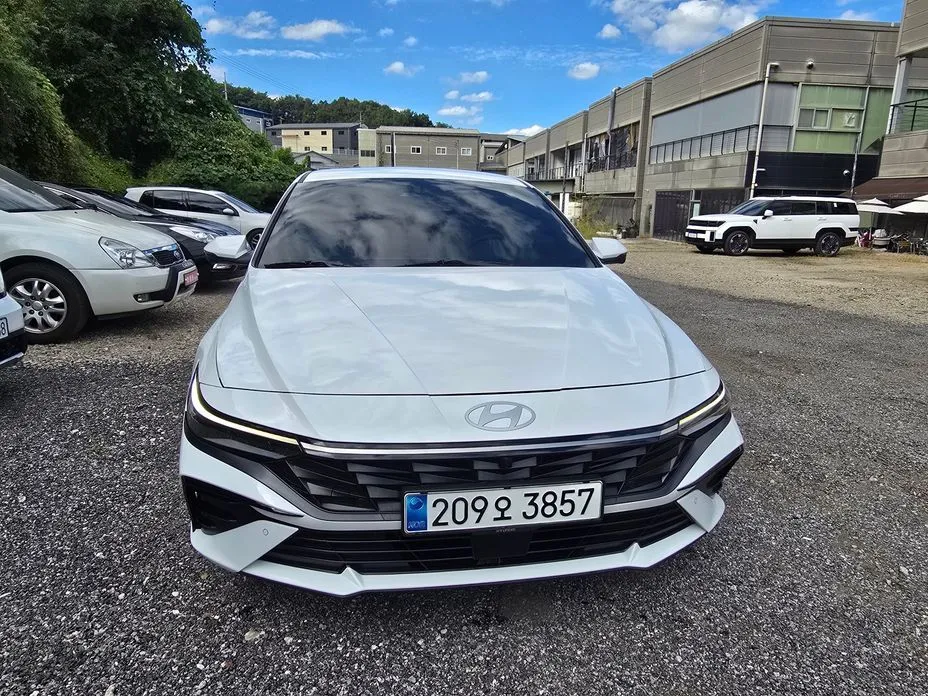 Hyundai AVANTE — фото 1
