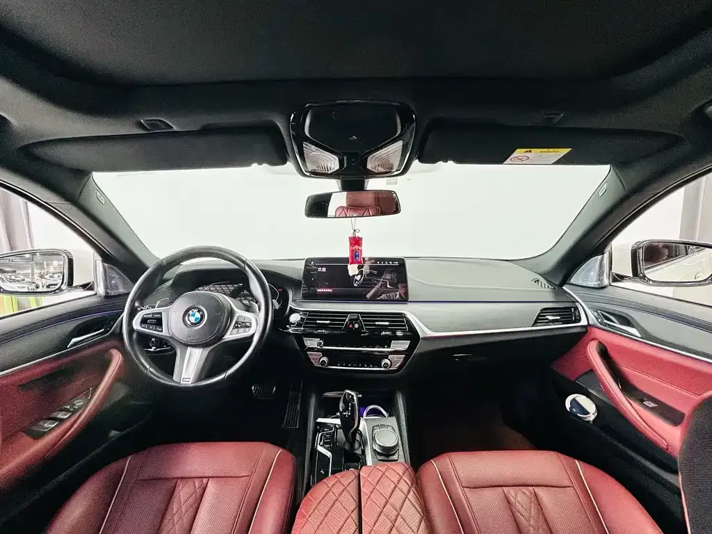 BMW 5 Series — фото 10